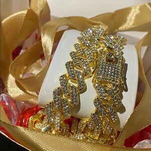 Valentine's Day Gift Bag with 20” Link Chain Gold